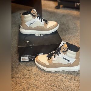 Sorel Explorer II Sneaker Mid Waterproof Women’s Size 6